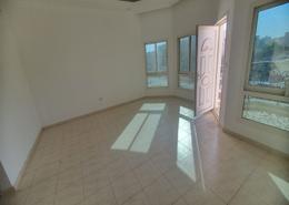 صورةغرفة فارغة لـ: فيلا - 5 غرف نوم - 1 حمام للكراء في قرية ميزاد - مدينة محمد بن زايد - أبوظبي, صورة 1