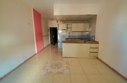 Apartment - Studio - 1 Bathroom for rent in Al Gulayaa - Sharjah
