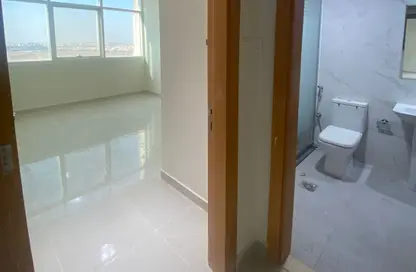 Apartment - 2 Bedrooms - 2 Bathrooms for rent in Gulf Tower - Emirates City - Ajman