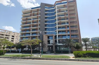 شقة - 2 غرف نوم - 4 حمامات للايجار في شاطئ الراحة - أبوظبي