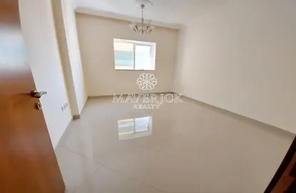 Empty Room image for: Apartment - 1 Bedroom - 1 Bathroom for rent in Saeed Al Alami Building - Al Taawun - Sharjah, Image 1