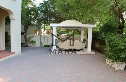 Terrace image for: Villa - 2 Bedrooms - 3 Bathrooms for rent in The Springs - Dubai, Image 1