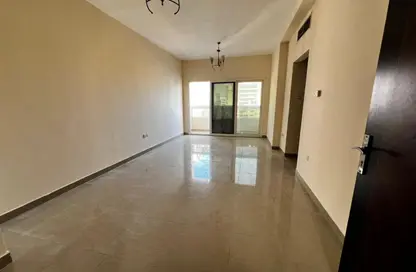 شقة - غرفة نوم - 1 حمام للايجار في شارع التعاون الجديد - التعاون - الشارقة
