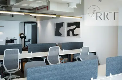 مكتب - استوديو - 1 حمام للايجار في برج السلام - شارع الشيخ زايد - دبي