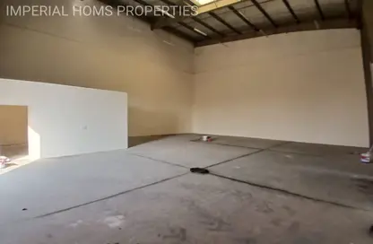 مستودع - استوديو - 1 حمام للايجار في أم الثعوب - أم القيوين