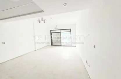 شقة - 1 حمام للبيع في برج حمزة - مدينة دبي الرياضية - دبي