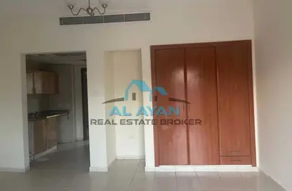 شقة - 1 حمام للايجار في إم02 - طراز فارسي - المدينة العالمية - دبي