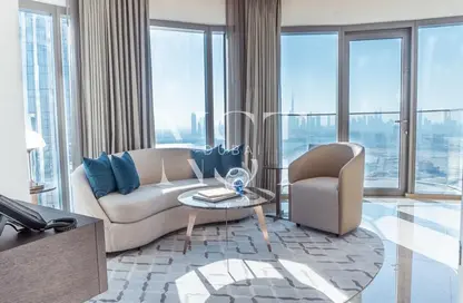 Living Room image for: Apartment - 2 Bedrooms - 3 Bathrooms for sale in Address Harbour Point - Dubai Creek Harbour (The Lagoons) - Dubai, Image 1