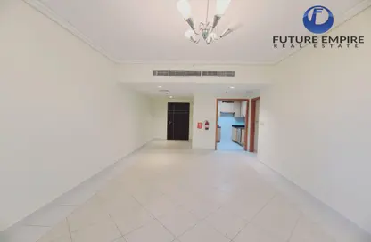 Apartment - 3 Bedrooms - 3 Bathrooms for rent in 21st Century Tower - Sheikh Zayed Road - Dubai