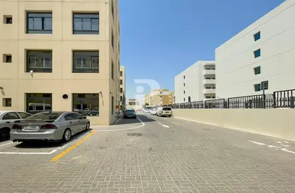سكن الموظفين - استوديو - 8 حمامات للايجار في مدينة دبي للإنتاج (اي ام بي زد) - دبي