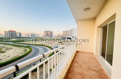 Apartment - 1 Bedroom - 1 Bathroom for sale in Mazaya 27 - Queue Point - Dubai Land - Dubai