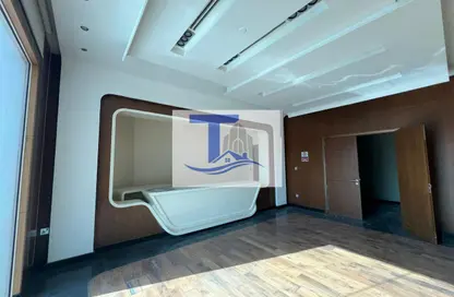 Show Room - Studio - 4 Bathrooms for rent in Al Nahyan Camp - Abu Dhabi