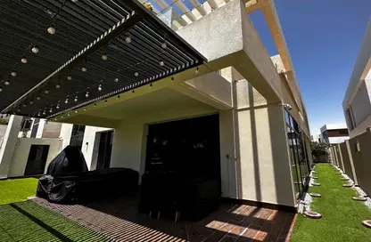 Villa - 5 Bedrooms - 6 Bathrooms for sale in West Yas - Yas Island - Abu Dhabi