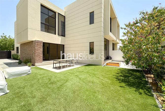 Villa - 4 Bedrooms - 5 Bathrooms for rent in Queens Meadow - DAMAC Hills - Dubai