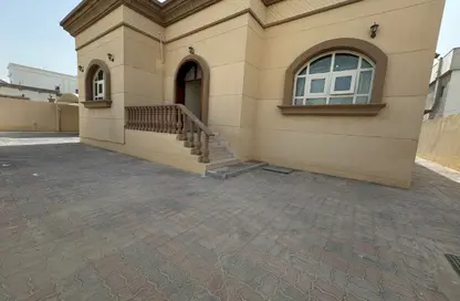 شقة - غرفة نوم - 2 حمامات للايجار في مدينة الرياض - أبوظبي