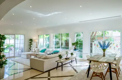 Villa - 5 Bedrooms - 4 Bathrooms for sale in Meadows 7 - Meadows - Dubai
