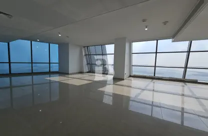 Empty Room image for: Apartment - 3 Bedrooms - 3 Bathrooms for rent in Etihad Tower 2 - Etihad Towers - Corniche Road - Abu Dhabi, Image 1