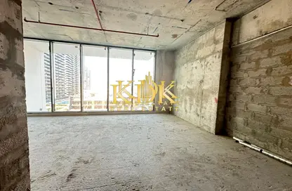 Office Space - Studio - 1 Bathroom for rent in Binghatti Azure - Jumeirah Village Circle - Dubai