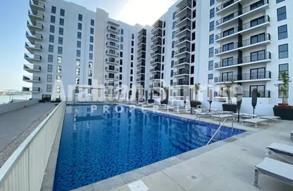Apartment - Studio - 1 Bathroom for rent in Waters Edge - Yas Island - Abu Dhabi