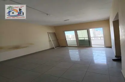 شقة - 2 غرف نوم - 2 حمامات للايجار في مبنى بدانك - أبو شغارة - الشارقة