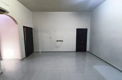 شقة - غرفة نوم - 1 حمام للايجار في نغمة 1 - نغمة - العين