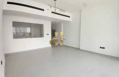 شقة - 2 غرف نوم - 2 حمامات للبيع في بن غاطي عنبر - قرية الجميرا سركل - دبي