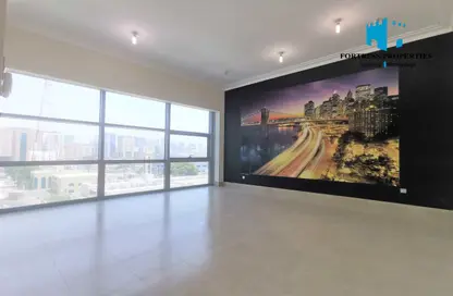 Apartment - 2 Bedrooms - 2 Bathrooms for rent in Khalifa Park Tower - Al Salam Street - Abu Dhabi