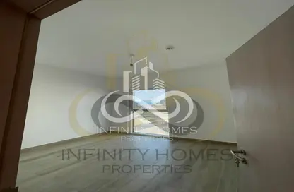 Apartment - 3 Bedrooms - 2 Bathrooms for sale in Waters Edge - Yas Island - Abu Dhabi
