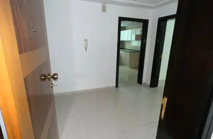 شقة - 2 غرف نوم - 2 حمامات للبيع في شارع التعاون الجديد - التعاون - الشارقة