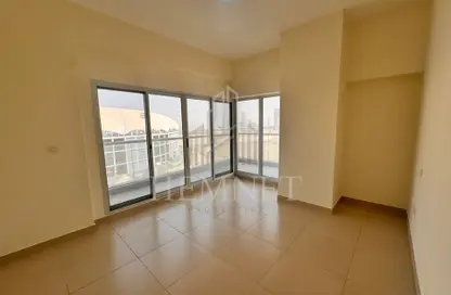 شقة - 2 غرف نوم - 3 حمامات للايجار في ستاديوم بوينت - مدينة دبي الرياضية - دبي
