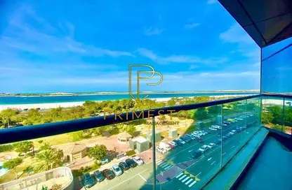 Apartment - 3 Bedrooms - 4 Bathrooms for rent in Wave tower - Corniche Road - Abu Dhabi