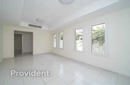 فيلا - 2 غرف نوم - 3 حمامات للايجار في الينابيع 7 - الينابيع - دبي فيلا - 2 غرف نوم - 3 حمامات للايجار في الينابيع 7 - الينابيع - دبي