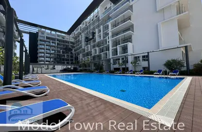 Apartment - 2 Bedrooms - 3 Bathrooms for rent in Oasis Residences - Masdar City - Abu Dhabi