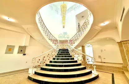 Villa - 5 Bedrooms - 6 Bathrooms for rent in Jumeirah 1 Villas - Jumeirah 1 - Jumeirah - Dubai