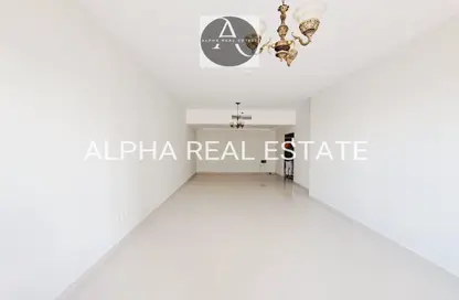 Apartment - 3 Bedrooms - 4 Bathrooms for rent in Al Khan - Sharjah
