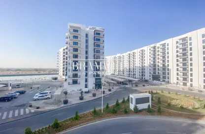 Apartment - 2 Bedrooms - 3 Bathrooms for sale in Waters Edge - Yas Island - Abu Dhabi