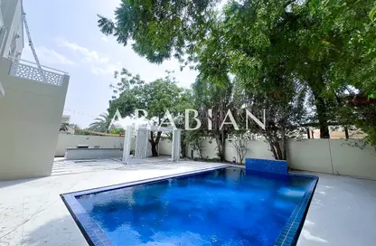 Villa - 5 Bedrooms - 4 Bathrooms for rent in Meadows 4 - Meadows - Dubai