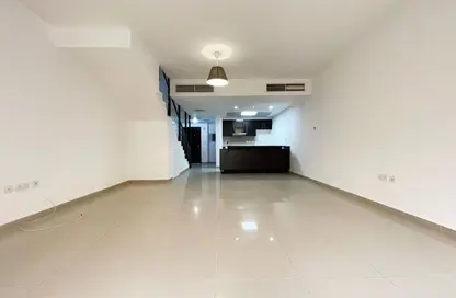 Villa - 3 Bedrooms - 4 Bathrooms for rent in Contemporary Style - Al Reef Villas - Al Reef - Abu Dhabi