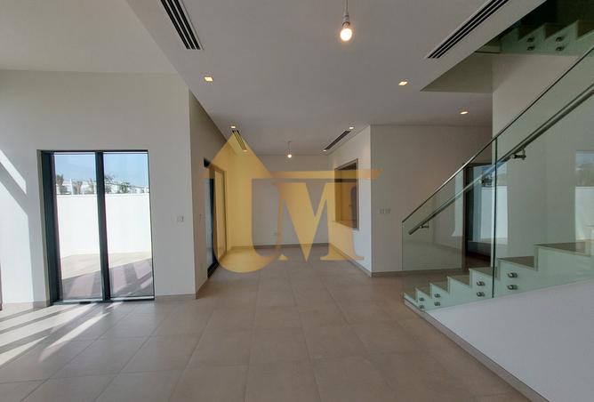 14138000 - Property Image 2