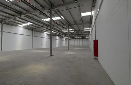 Warehouse - Studio - 2 Bathrooms for rent in Umm Ramool - Dubai