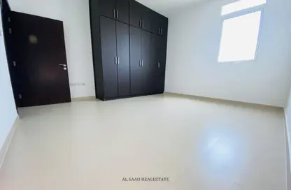 Apartment - 2 Bedrooms - 2 Bathrooms for rent in Hai Al Madheef - Central District - Al Ain