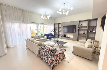 Villa - 4 Bedrooms - 5 Bathrooms for rent in Nad Al Sheba Villas - Nad Al Sheba 3 - Nad Al Sheba - Dubai