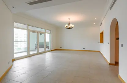 Apartment - 2 Bedrooms - 3 Bathrooms for rent in Al Hamri - Shoreline Apartments - Palm Jumeirah - Dubai