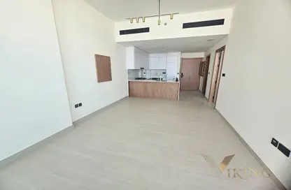 شقة - غرفة نوم - 2 حمامات للبيع في بن غاطي عنبر - قرية الجميرا سركل - دبي