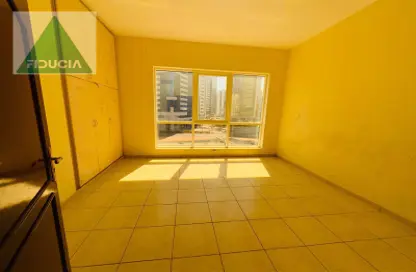 Apartment - 3 Bedrooms - 4 Bathrooms for rent in Al Salam Tower - Tourist Club Area - Abu Dhabi