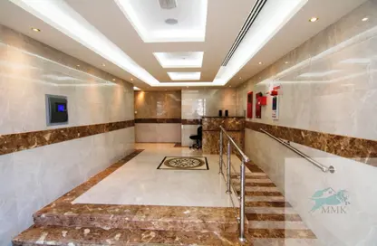 عمارة بالكامل - 8 غرف نوم - 8 حمامات للبيع في م-13 - مصفح الصناعية - مصفح - أبوظبي