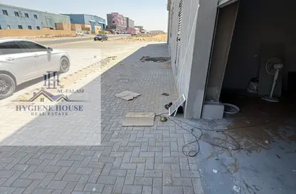 مستودع - استوديو - 1 حمام للايجار في أم الثعوب - أم القيوين