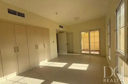 Villa - 2 Bedrooms - 3 Bathrooms for rent in Springs 11 - The Springs - Dubai