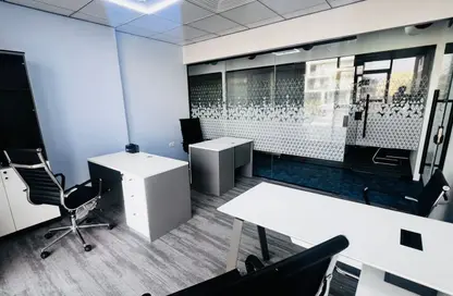 مكتب - استوديو - 4 حمامات للايجار في المطينة - ديرة - دبي