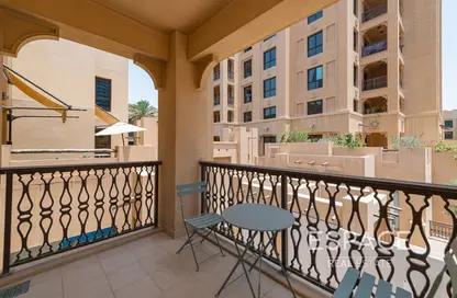 شقة - 2 غرف نوم - 3 حمامات للبيع في كمون 3 - كمون - المدينة القديمة - دبي